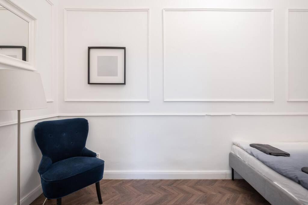Stylish Apartment In The City Center Budapest Bagian luar foto