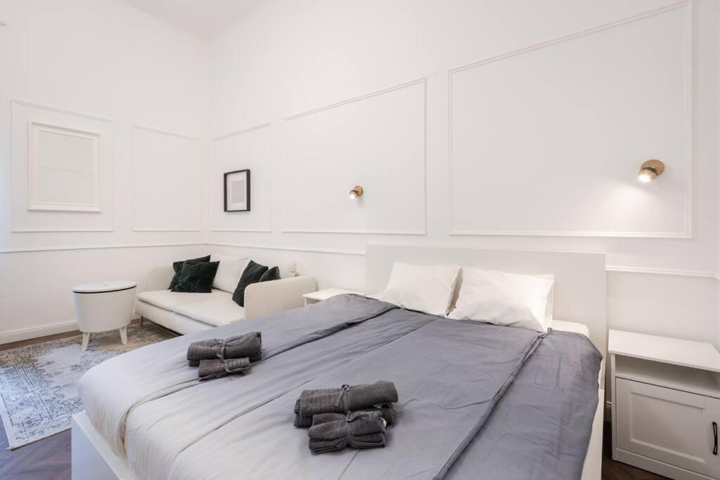 Stylish Apartment In The City Center Budapest Bagian luar foto